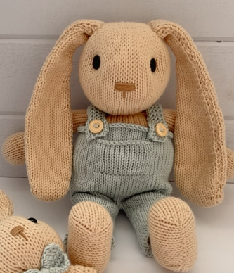 CONEJITO BEIGE OVERALL VERDE CLARO